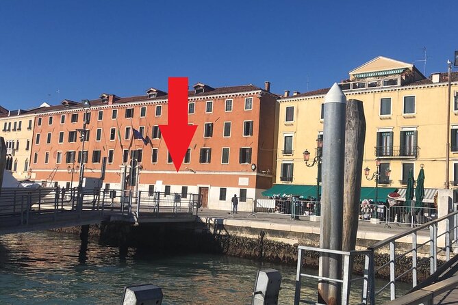 1-hour panoramic tour of Venice by boat - Hilton Molino Stucky: a mill that became a hotel