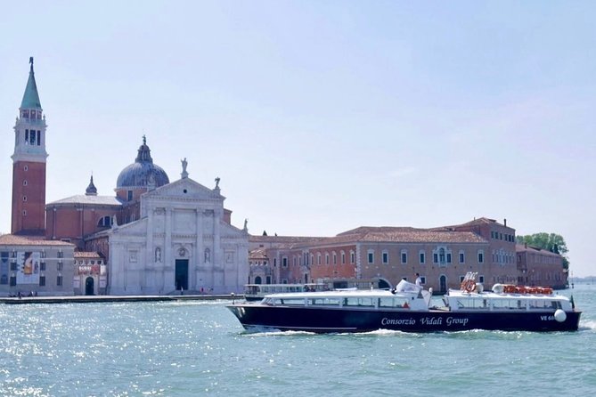 1-hour panoramic tour of Venice by boat - San Giorgio Maggiore: the monastery-to-church view