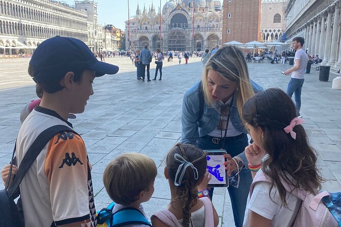 2-Hour Venice with Kids and Family Friendly Private Guided Tour - Meeting at Campo San Giacomo di Rialto: a smart place to start