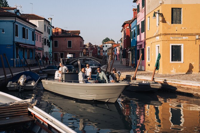 2 Hours Private Boat Tour in the Lagoon at Sunset with Aperitif - The “sunset” part: why timing matters on the lagoon