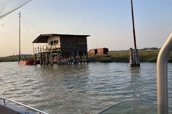 2 Hours Private Boat Tour in the Lagoon at Sunset with Aperitif - Private tour reality: what you gain in a 2-hour window