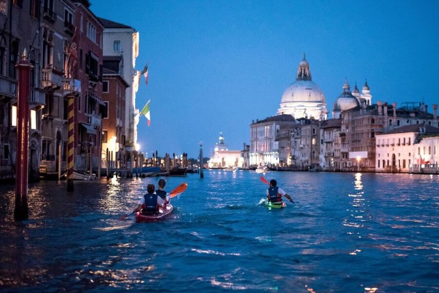 2hr Night Kayak Tour in Venice: premium tour with sunset - Why this night kayak works better than the usual Venice views