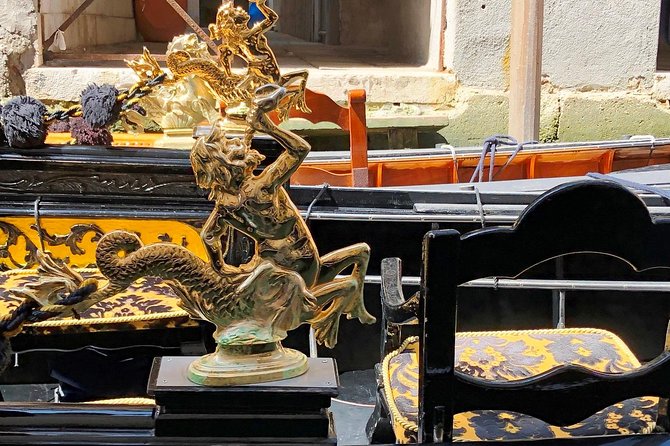 30-min Private Gondola Ride for up to 5 people - If your gondolier doesn’t narrate, that’s on the format