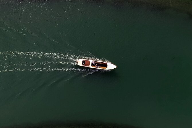 5-Hour Guided Tour of the Magic Islands by Vintage Boat in Venice - Why this Venice lagoon route feels smarter than the usual day