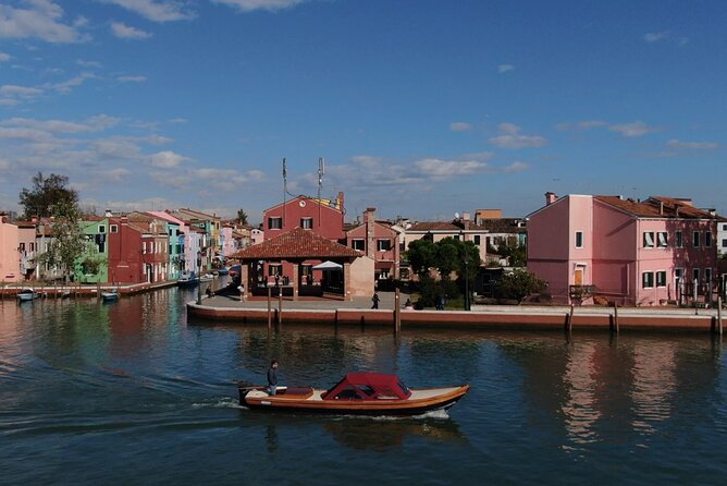 5-Hour Guided Tour of the Magic Islands by Vintage Boat in Venice - The boat ride itself: the Venice lagoon view you’re paying for