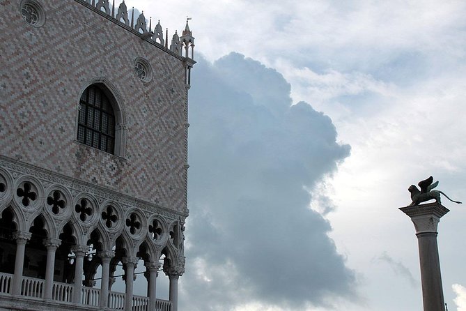 A full taste of Venice-The very best in one day(tour to Murano included) PRIVATE - Canal Grande by Water Taxi: Palaces, Moorish Windows, and Side Canals