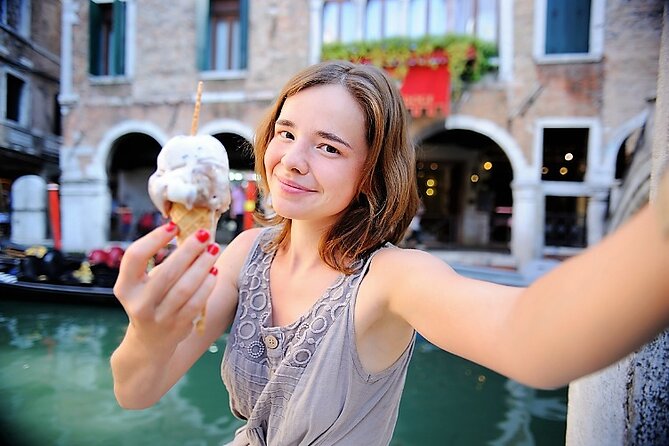 A Sweet Stroll Through Venice: Pastries, Chocolate, and Gelato - Gondola Traghetto di Santa Sofia: A Short Canal Crossing With Big Perspective