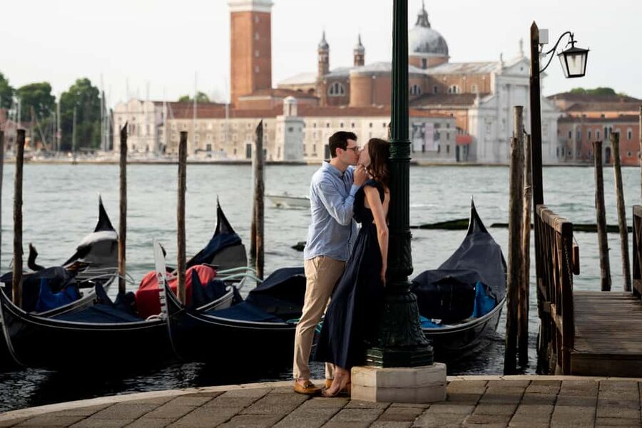 A Unique Photoshoot in Venice - How the Photographer Gets You Looking Natural