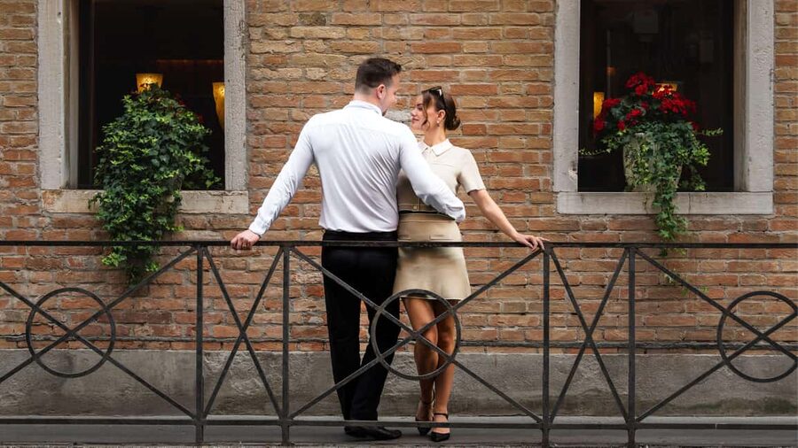A Unique Photoshoot in Venice - Optional Add-Ons: Gondola, Burano, Lido, and Makeup