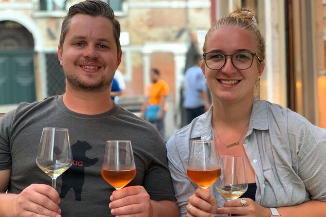 A Venetian Evening: Wine Tasting and Cicchetti with a Local Guide - Venice Wine and Cicchetti: What This Tour Gets Right