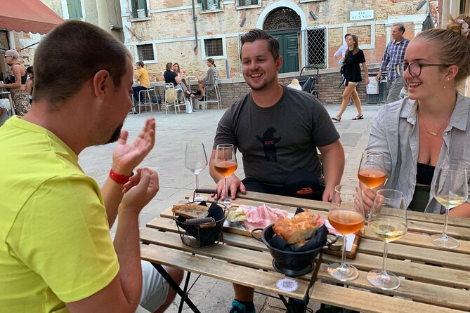 A Venetian Evening: Wine Tasting and Cicchetti with a Local Guide - Campo Santa Margherita: A Quick Stop With Banksy Energy