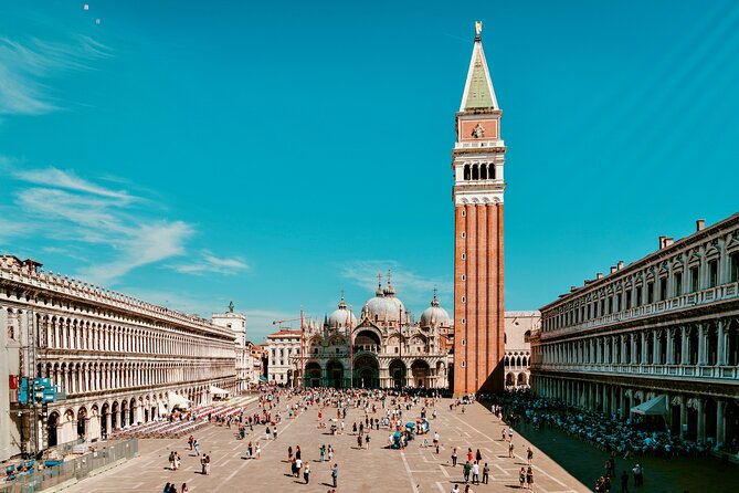 Afternoon in Venice : Basilica + Doge's Palace + Gondola - St. Mark’s Square first: you get oriented fast