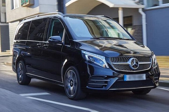 Arrival by Private Luxury Van Venice Airport VCE to Piazzale Roma - Timing in real life: how long it takes and what changes it