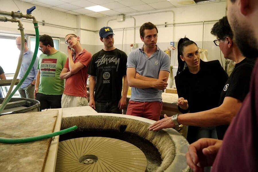 Arte Di Murano: Glass Factory Tour - The start: meet at Arte di Murano furnace and get oriented fast