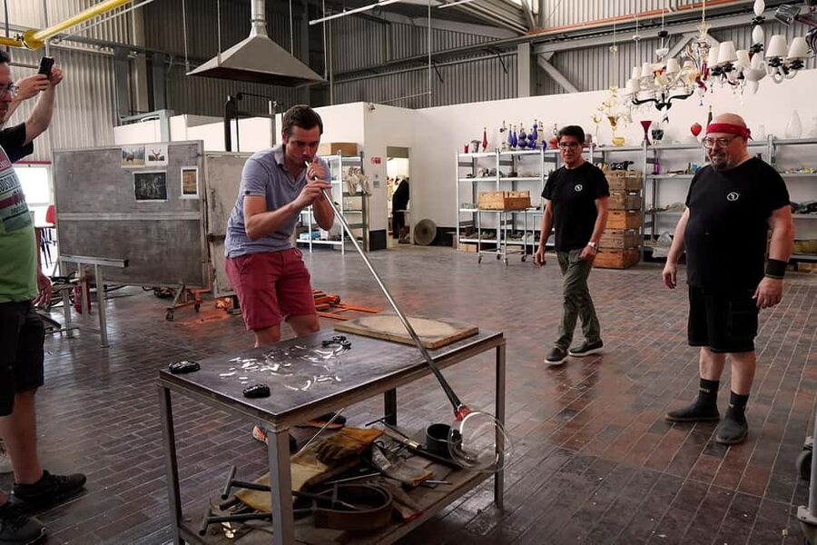 Arte Di Murano: Glass Factory Tour - The main show: live glassblowing from heating to shaping