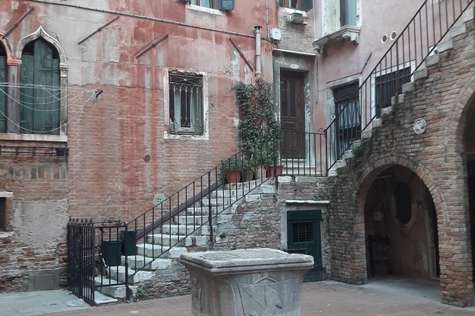 Bacaro Tour : Walk, eat and drink in Venice - Three Bacari Stops: Cicco, Wine, and Why This Is More Than Snacks