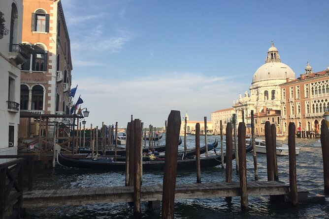 Best of Venice Private Tour: St. Mark's Doge Palace Gondola Ride - The Bridge of Sighs moment: one of those scenes you’ll remember