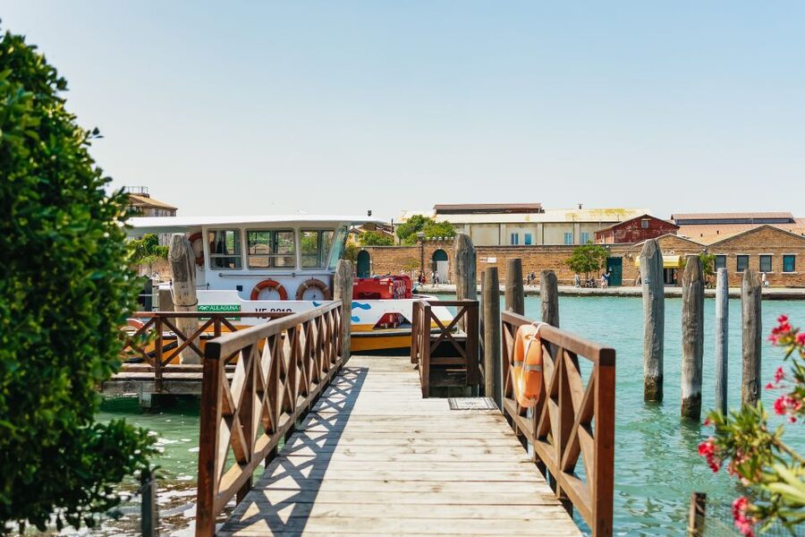 Boat Trip: Glimpse of Murano, Torcello & Burano Islands - Burano’s Color, Lace Shopping, and Quick Bites