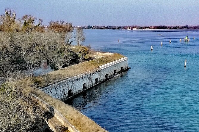 Burano Kayak Eco-Tour Through the Venetian Lagoon - Stop 1: Burano from the Water, Not from the Streets