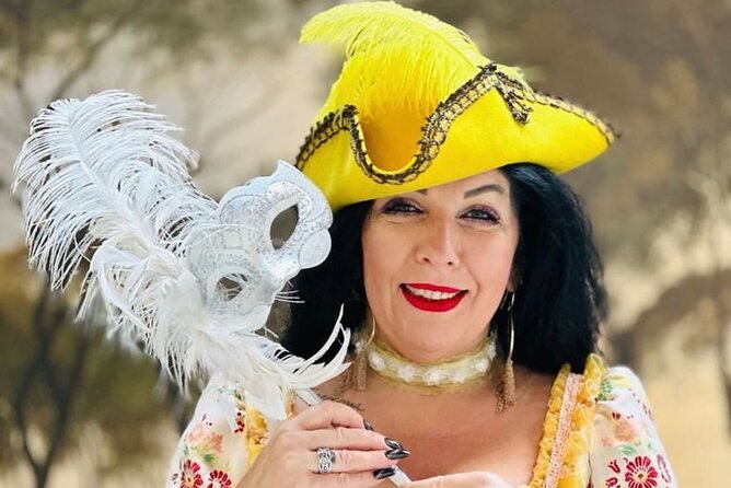 Carnival Dress Experience in Venice - From Warm Welcome to Full Costume: What You Put On