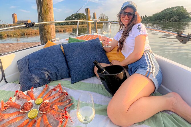 Cena at Gatto Nero (or Hosteria)with SunSet Cruise Around Burano - The Canal Cruise: Davide’s Route and What You’re Watching for