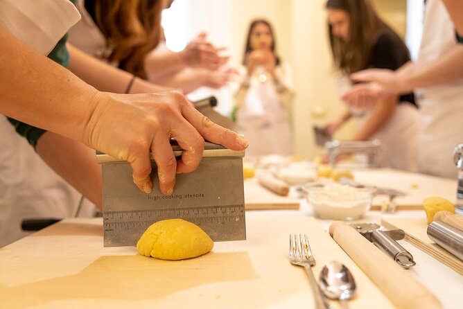 Cesarine: Home Cooking Class and Meal with a Local in Venice - A Venice Home Cooking Class That Feels Like a Dinner Party With Training