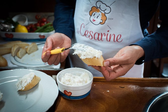 Cesarine: Market Tour & Cooking Class at Local's Home in Venice - Ponte di Rialto: start where the food supply is on display