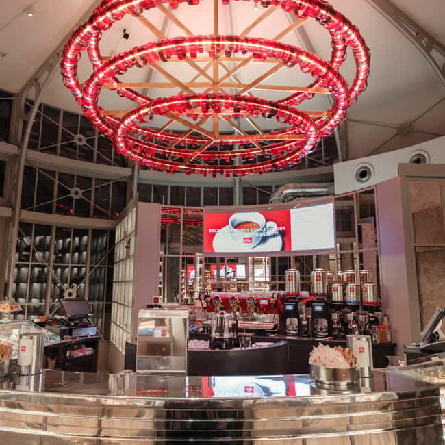 Chill coffee or meal break at illy Caffè in St.Mark's Square - The day’s options: breakfast, coffee break, lunch window, aperitivo