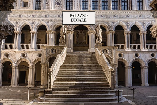 Classic Venice: Doge's Palace, St. Mark's Basilica & Terrace - VR context: the History Gallery 3D Venice in the Past