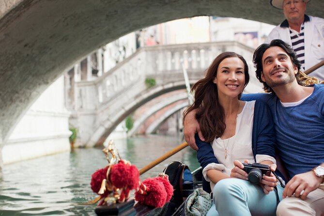Crafted Gondola Ride under Breathtaking Bridge of Sighs™ - Shared gondola logistics: seats, capacity, and the Venice squeeze