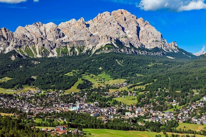 Discover the Dolomites, Cortina and Lake Braies from Venice - Lake Misurina and Tre Cime di Lavaredo: short stop, classic views