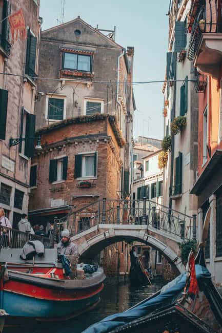 Discover the Hidden Gems of Venice: Guided Walking Tour - Santa Maria Formosa: history and calm in a quieter square