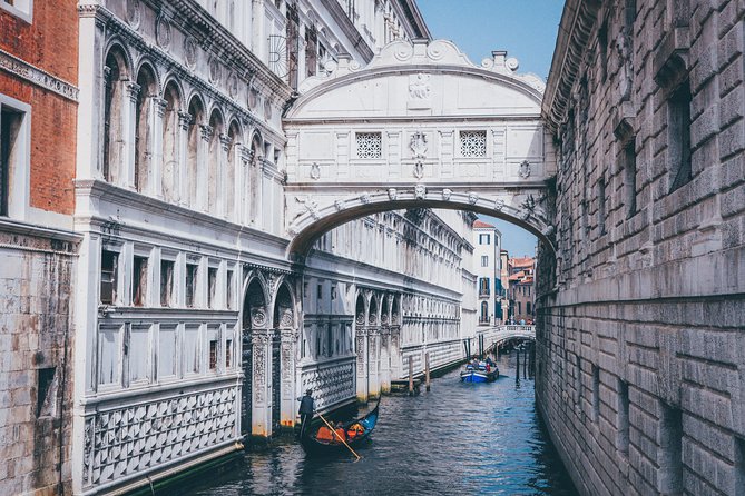 Discover Venice’s most Photogenic Spots with a Local - Piazza San Marco and Porta della Carta: big stone drama with smarter timing