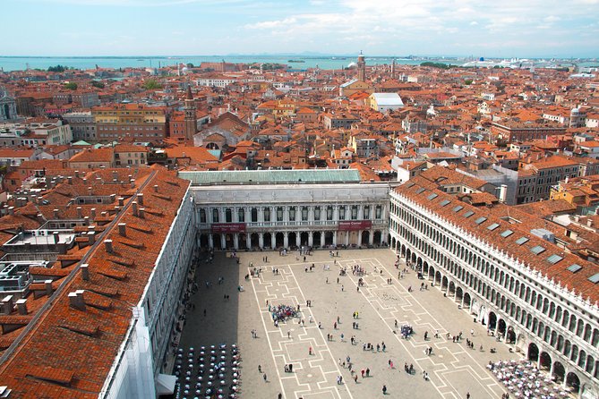 Discover Venice’s most Photogenic Spots with a Local - Rialto Bridge: the classic view plus the local “how to shoot it” notes