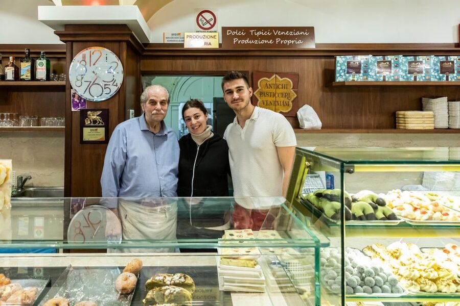 Eating Venice: Offbeat Food & Drinks Tour - Dessert at the end: tiramisù, Carnival frittella, or gelato