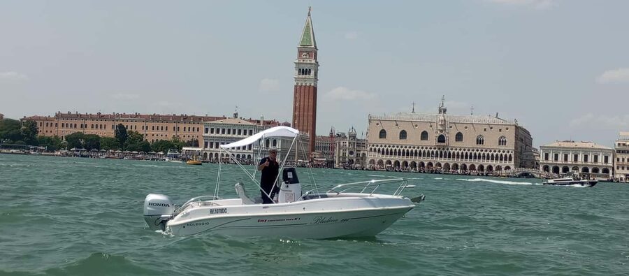 Emy Experiences Tour North and south lagoons - Burano time and the regional food moment (the island you’ll remember)