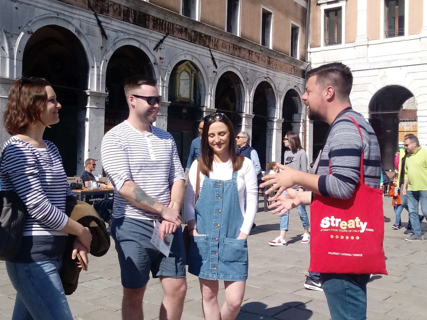 Evening in Venice with a local: food and wine tasting tour - Spritz Without the Usual Scripts