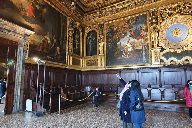 Exclusive Entrance Doge Palace & St. Mark's Basilica Terrace Tour - The flow of the tour: pacing, group size, and “no wandering”
