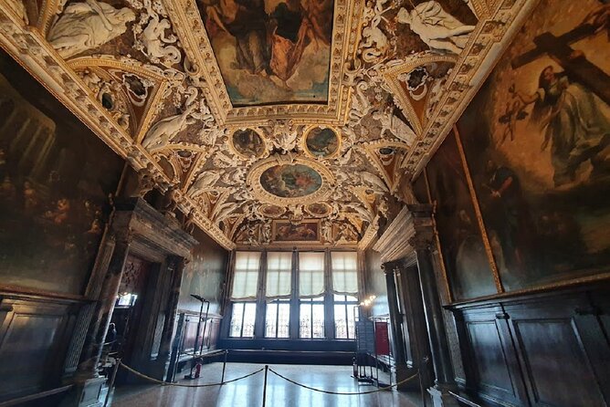 Exclusive Entrance Doge Palace & St. Mark's Basilica Terrace Tour - The Bridge of Sighs: what you’ll hear (and why it’s worth it)