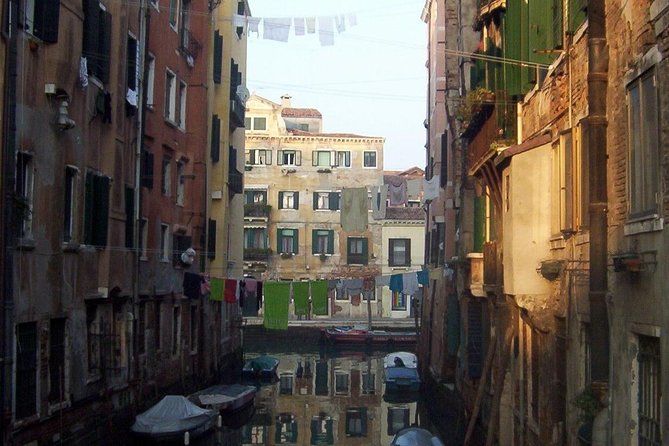 Friendinvenice Cannaregio &Jewish Heritage- private tour - Stop 1 in Cannaregio: local traditions, bacari life, and quieter canals