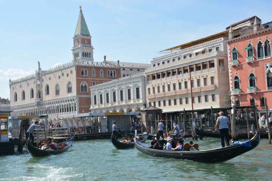 From Lake Garda: Full-Day Guided Group Tour of Venice - Rialto Bridge Time: Where the City Gets Practical