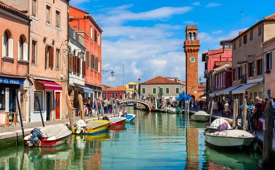 From Punta Sabbioni, Murano and Burano afternoon - Burano free time: the town where your photos actually feel easy