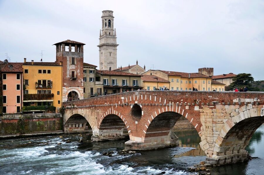 From Venice: Day Trip to Verona by Train with Guided Tour - Piazza delle Erbe and Porta dei Borsari: the city’s public face