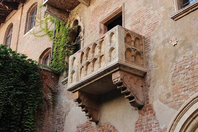 From Venice: Private Tour of Verona - Inside and outside Verona’s duomo: learn what you’re seeing