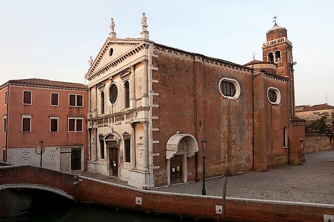 Gay Life in Venice from the Middle Ages to Present Days - Should you book Gay Life in Venice from the Middle Ages to Present Days?