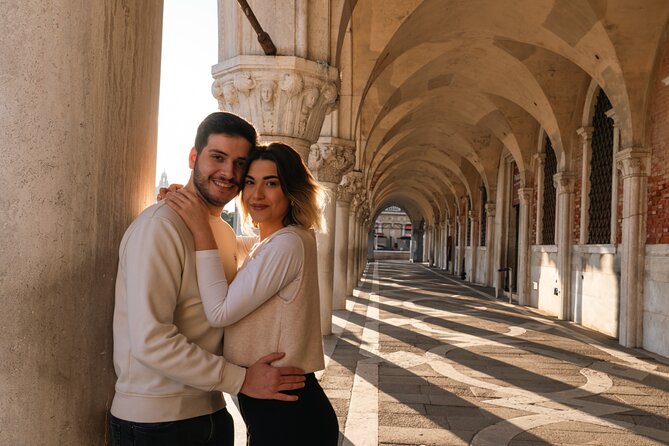 Glam photoshoot in hidden Venice! (up to 4) - Key things you’ll get from this Venice glam shoot