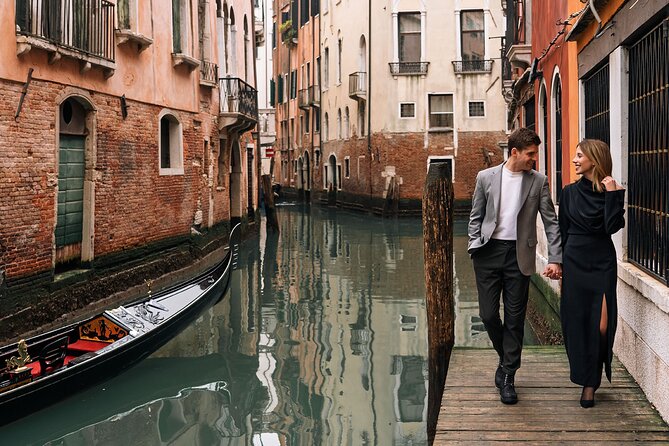 Glam photoshoot in hidden Venice! (up to 4) - The editing promise: 40 edited photos that should gift well