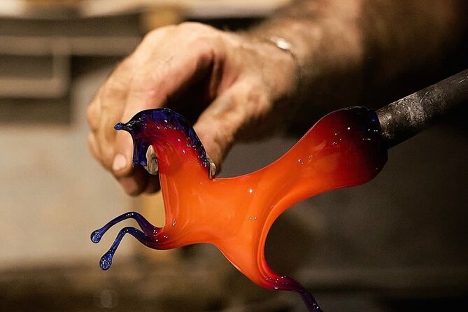 Glass Blowing Demonstration : pickup by wood boat Taxi + local guide - Wooden boat taxi + private guide: the Venice-to-Murano advantage