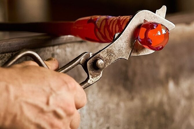 Glass Blowing Demonstration : pickup by wood boat Taxi + local guide - Inside the Murano furnace: what you’re really paying to see