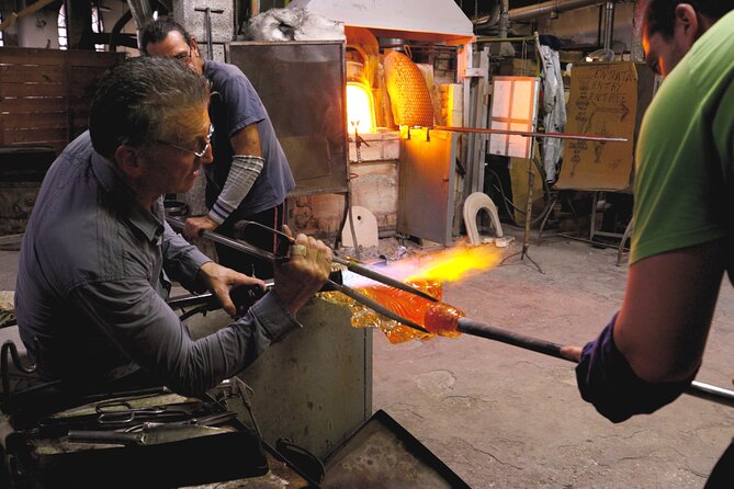 Glass Blowing Live Demo, Showroom visit and Artistic Glass gift! - The showroom visit: how to make the most of your Murano time